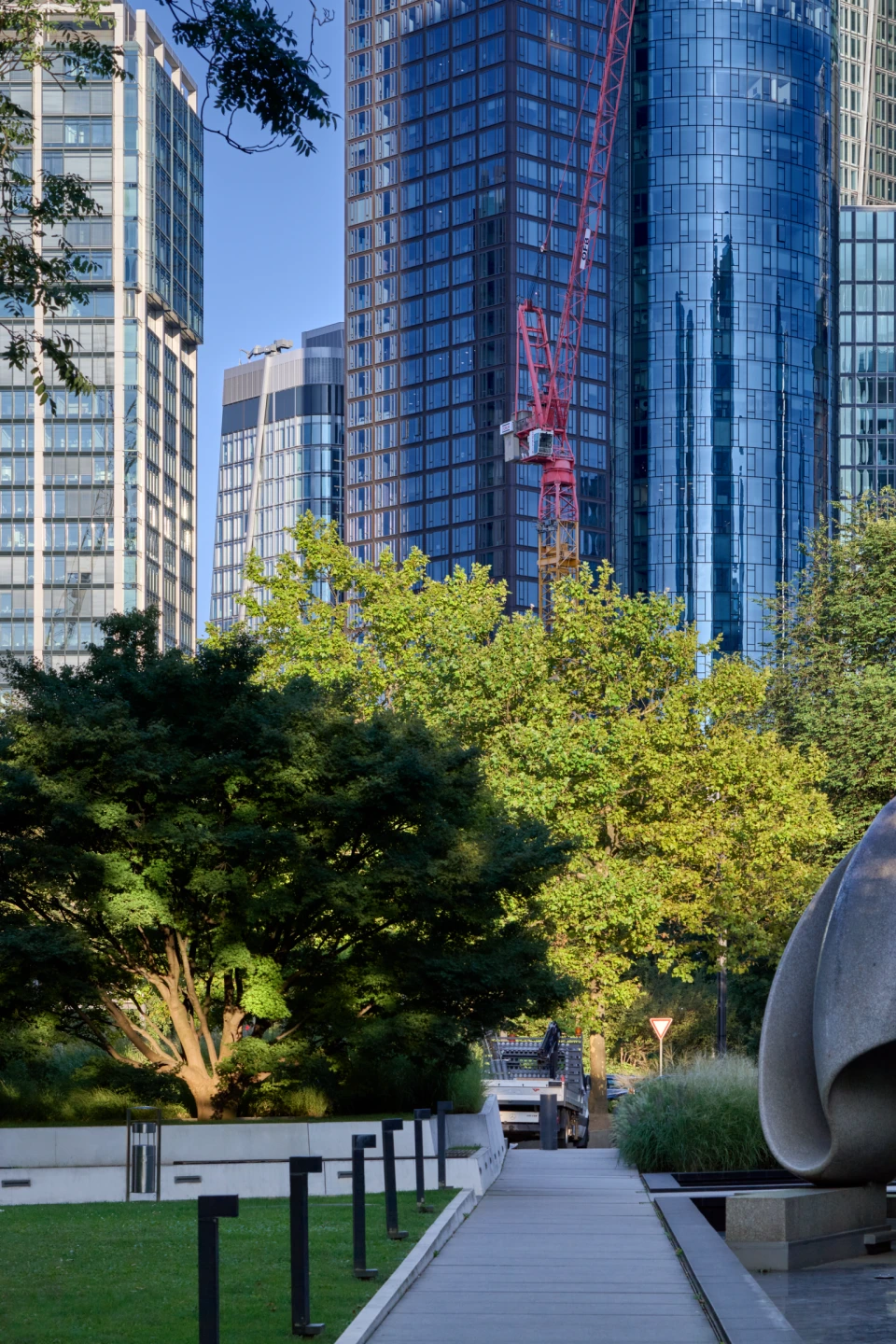 T4 FOUR Frankfurt im Kontext bestehender Architektur