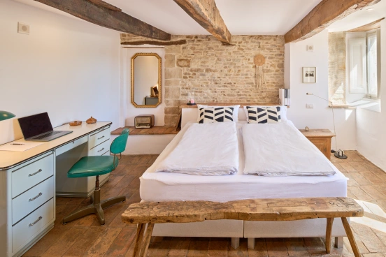 Interior Schlafzimmer mit Arbeitsplatz