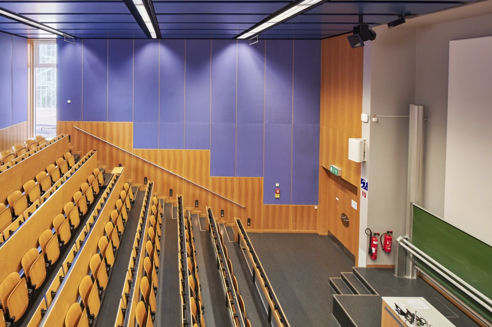 Architekturfotografie Hörsaal Biozentrum