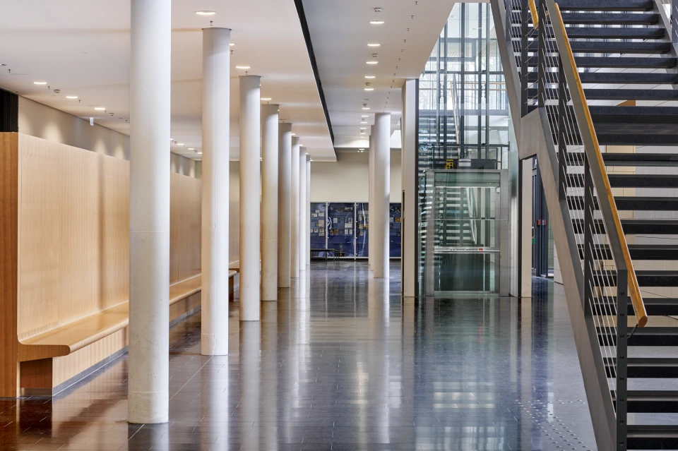 Flur Otto-Stern-Zentrum Campus Riedberg