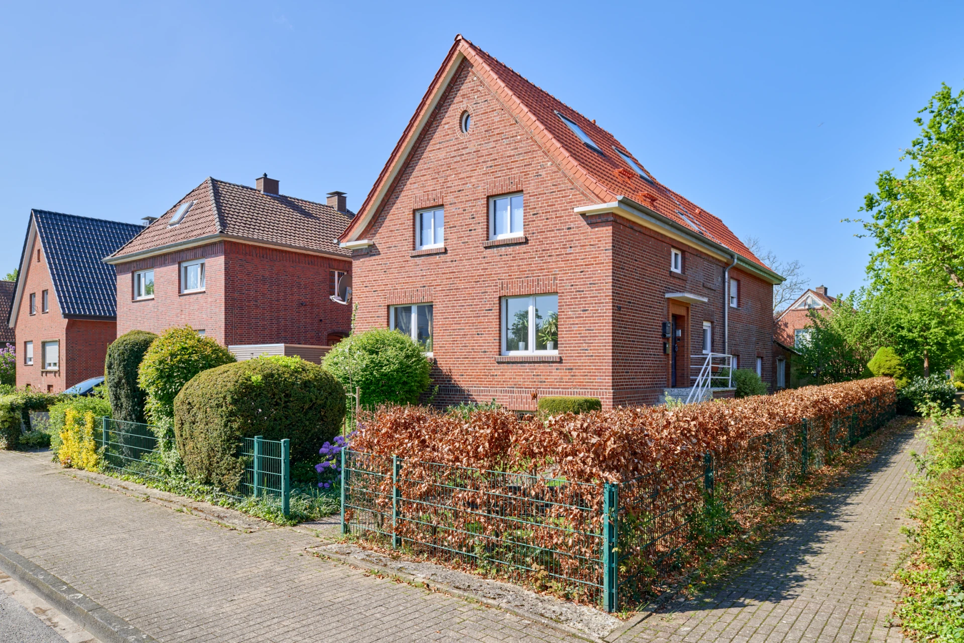 Straßenansicht Wohnhaus