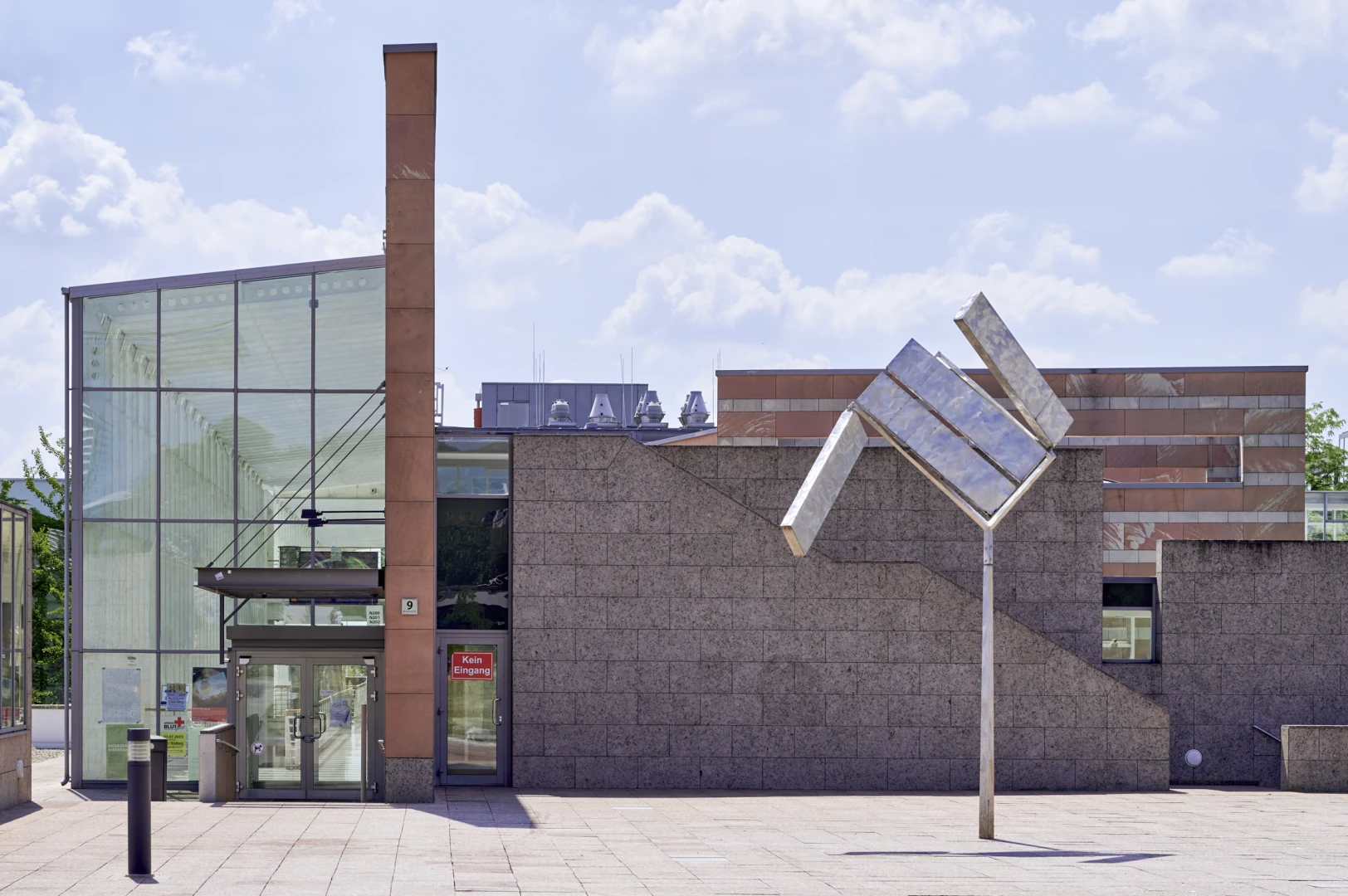 Architekturfotografie Eingang Biozentrum