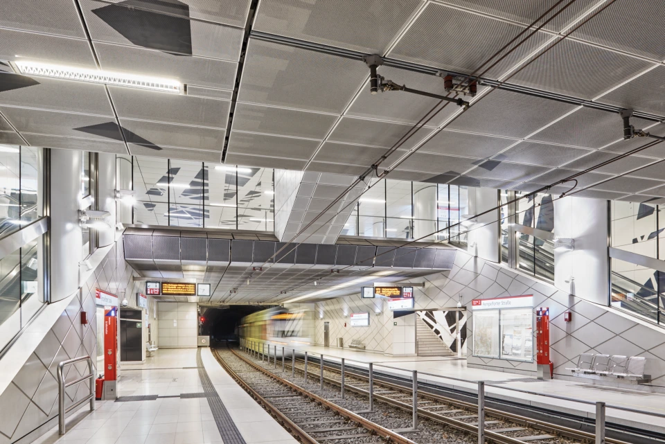 Stationsraum Gleise Pempelforter Straße