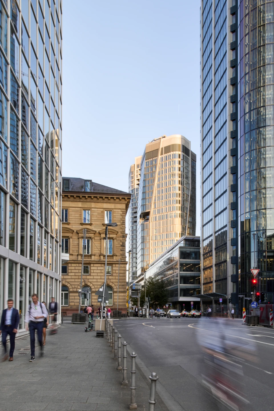 T4 Aquatower bei Abendsonne