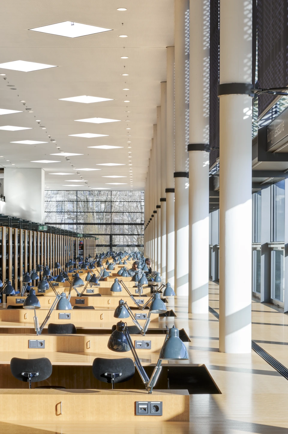 Arbeitsplätze Otto-Stern-Zentrum