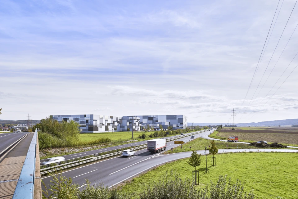Architekturfotografie Logistikzentrum mit Verkehrsanbindung B469