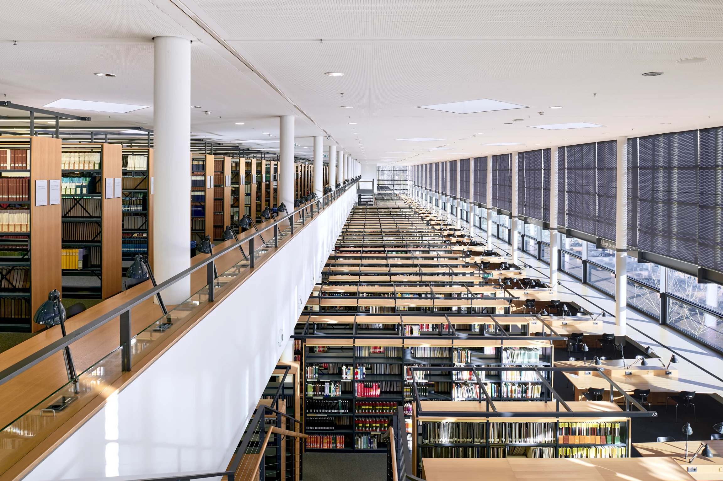 Bibliothek Otto-Stern-Zentrum 