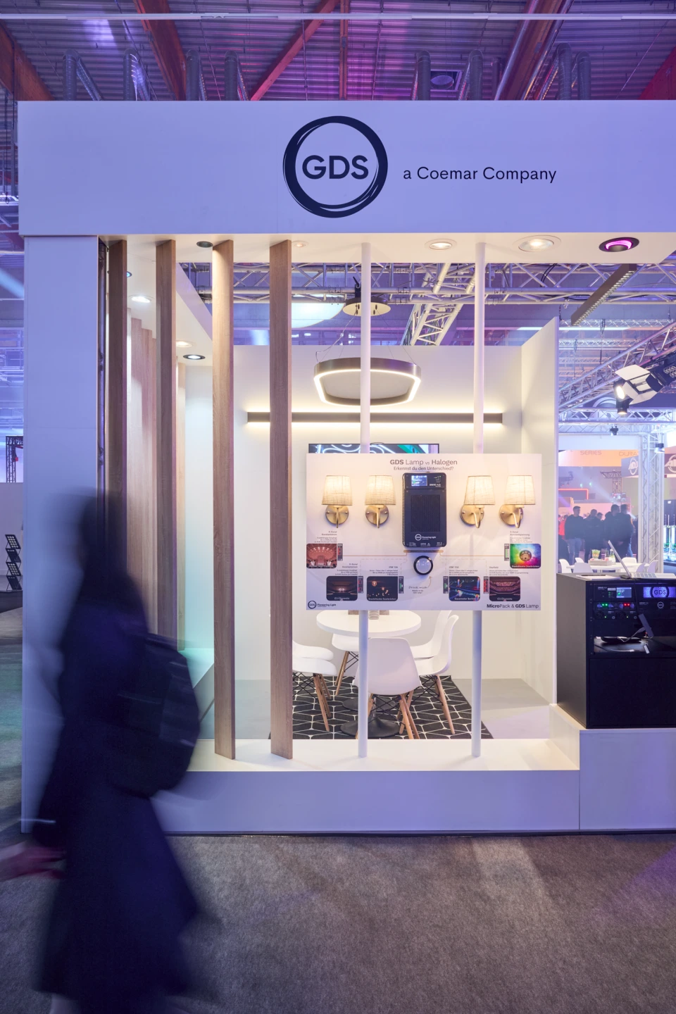 Produktpräsentation am Messestand