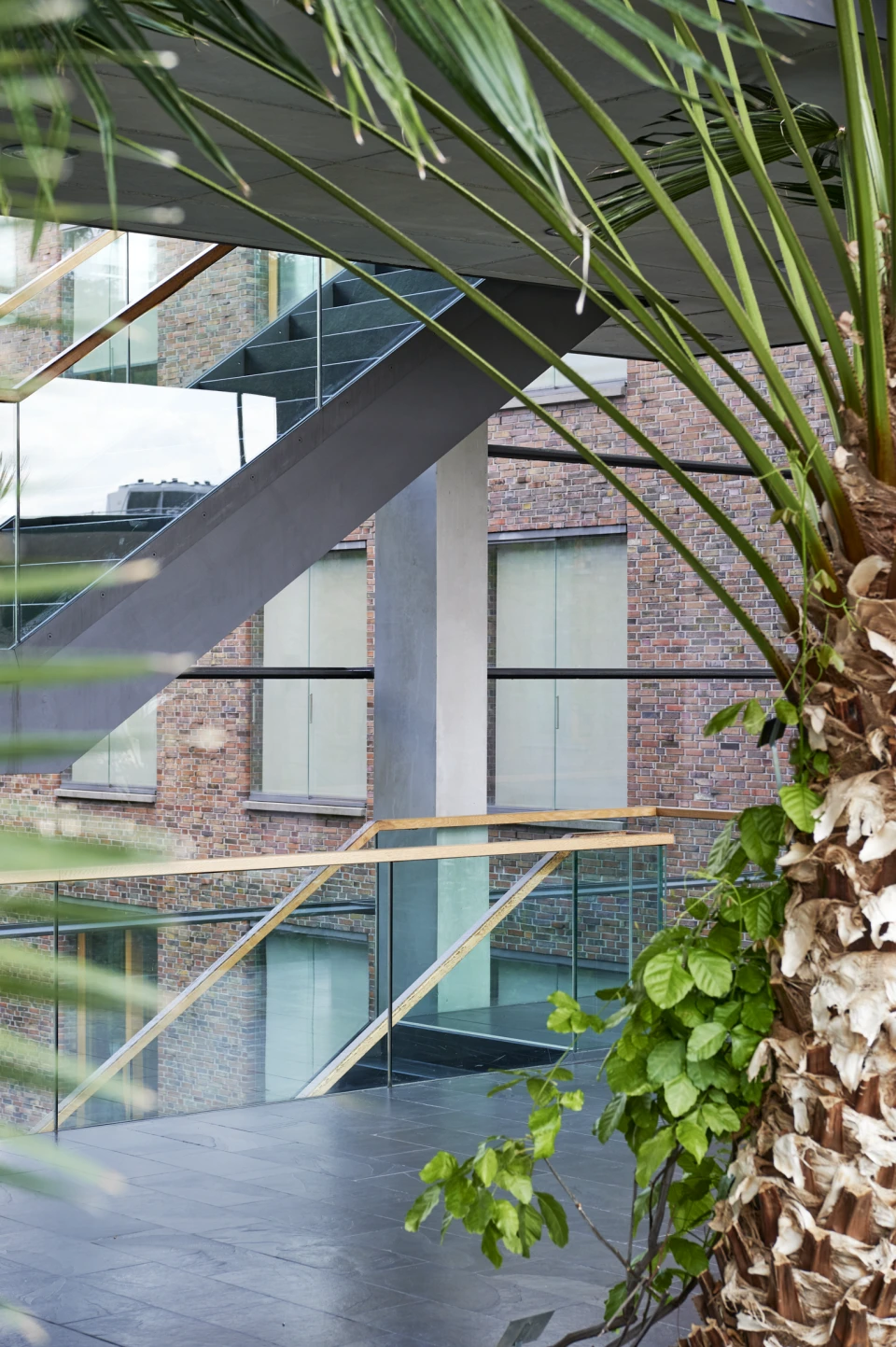 Treppenaufgang Physikalische Institute