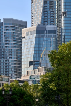 Aqua Tower T4 im Ensemble