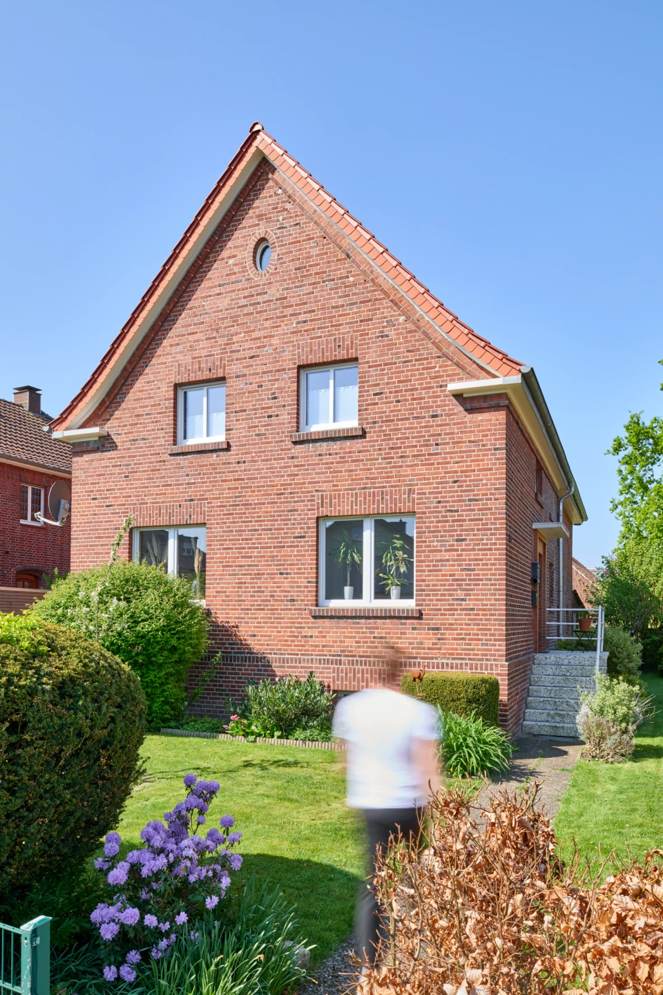 Außenaufnahme Straßenseite Eingang