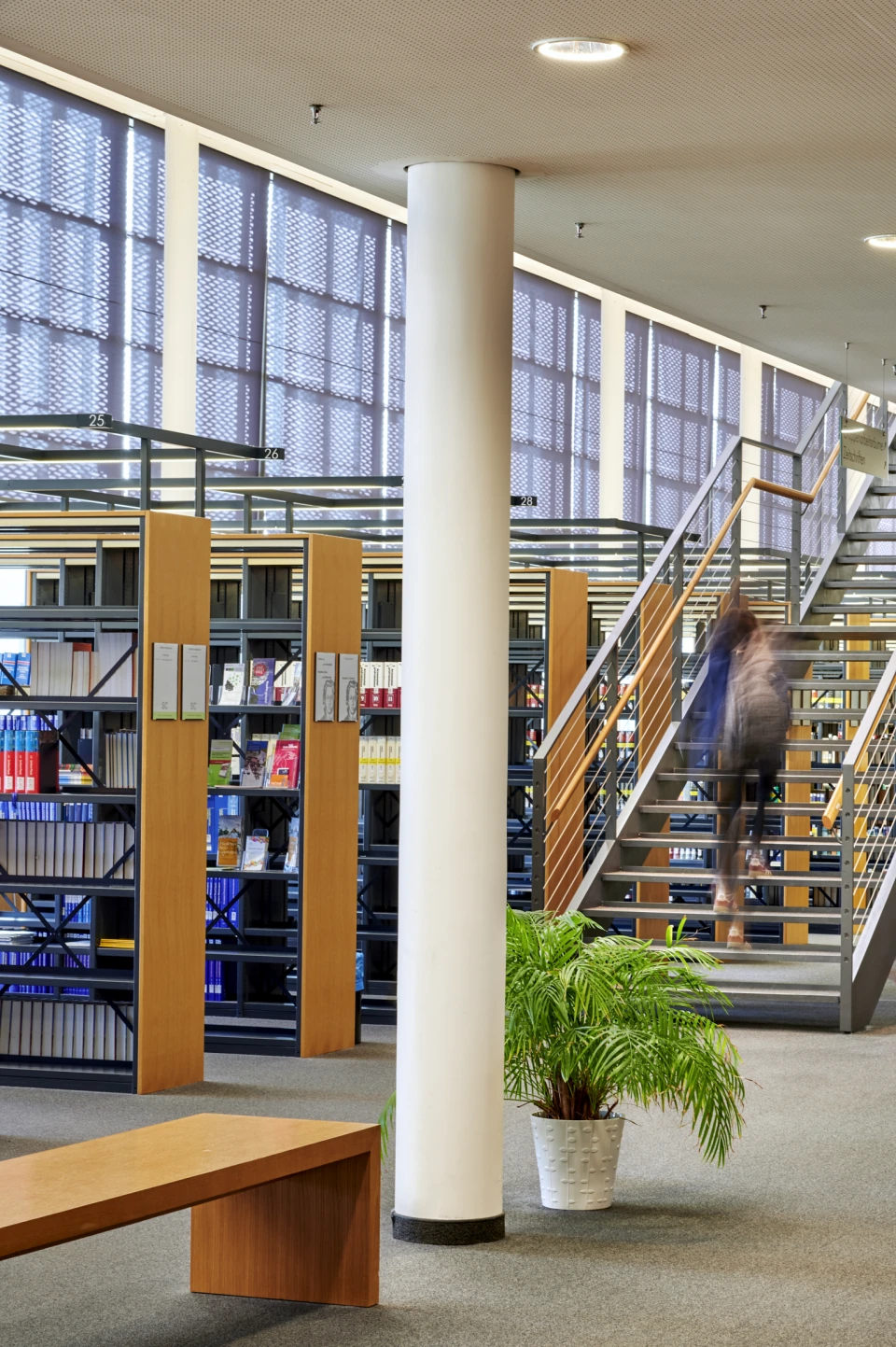 Interieur Bibliothek Otto-Stern-Zentrum