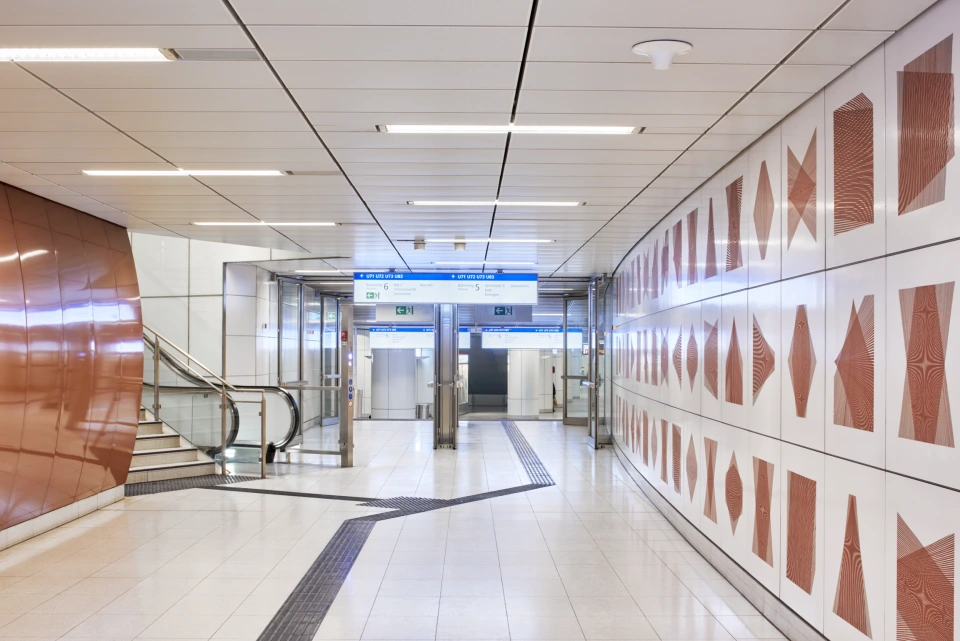 Zugang Stationsraum Heinrich-Heine-Allee